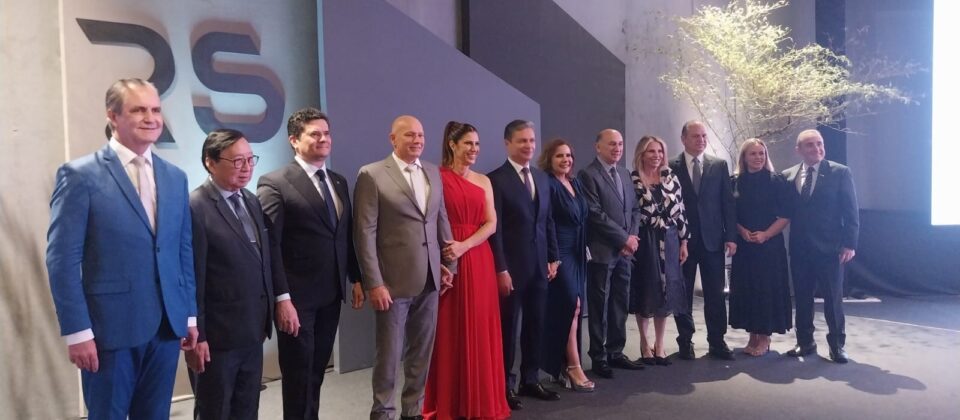 Proprietário da Loja Aqui Agora Recebe Prêmio Empresário do Ano