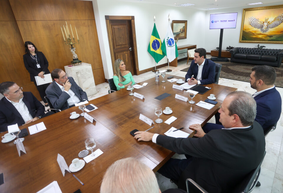 Tecpar Assina Acordo e Amplia Produção da Vacina Antirrábica