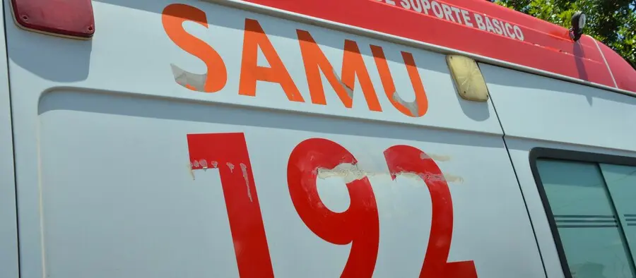 Acidente Entre Caminhonete e Moto Deixa Mãe e Filho Feridos