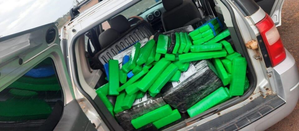 Adolescente Bate Carro Carregado com Droga na PR-323