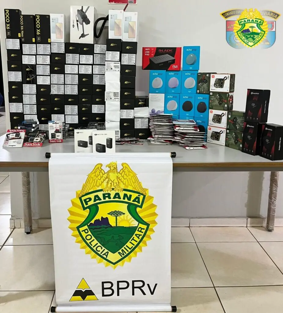 Dupla Presa com 92 Celulares Contrabandeados