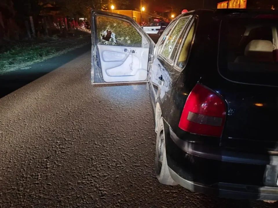 Jovem em confronto com a Guarda Municipal de Sarandi