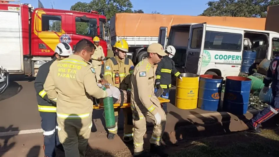 Mulher Resgatada de Acidente em Maringá: Operação de Sucesso