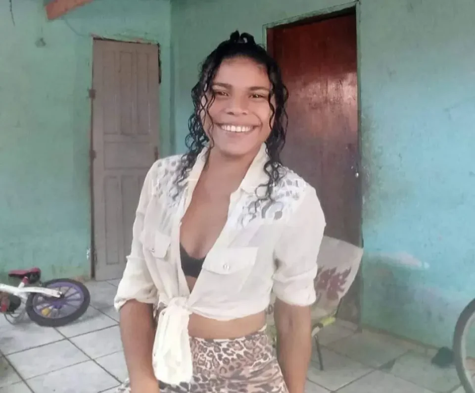 Mulher é Encontrada Morta com Tiro na Boca