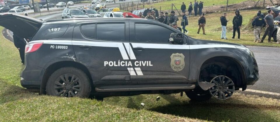 PC Preso com Falsa Viatura Carregada de Drogas em Cascavel