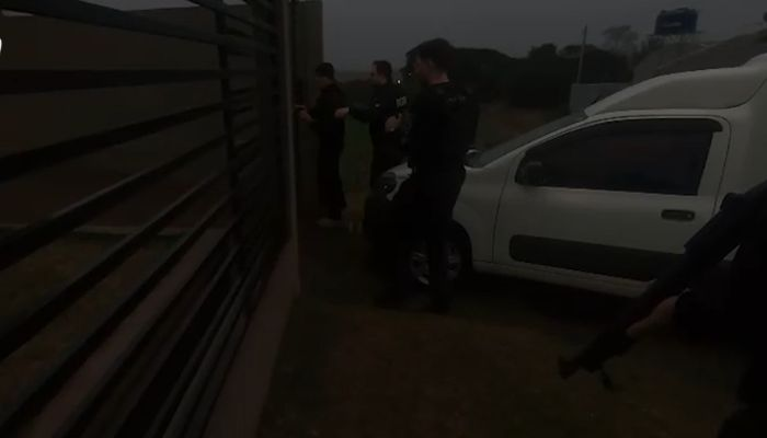 Suspeita de Matar Dois Companheiros com Pudim Envenenado