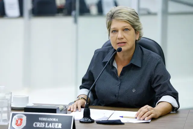 Vereadora Cris Lauer Denuncia Perseguição na Câmara Municipal