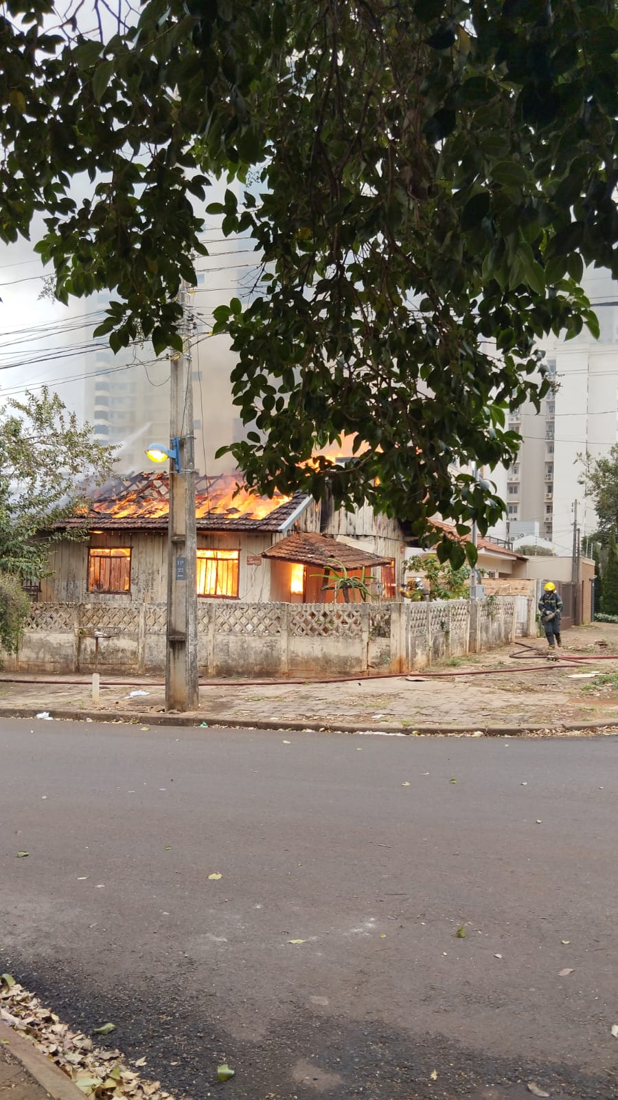 Incêndio em Residência na Zona 3 Deixa Mulher de 41 Anos Morta