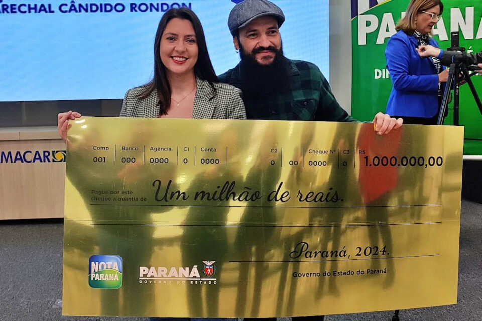 Nota Paraná entrega prêmio de R$ 1 milhão a moradora
