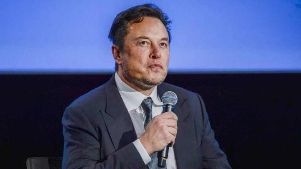 X fecha no Brasil após decisão judicial, Musk critica Moraes
