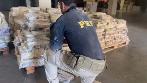 PRF Apreende Mais de 4 Toneladas de Maconha